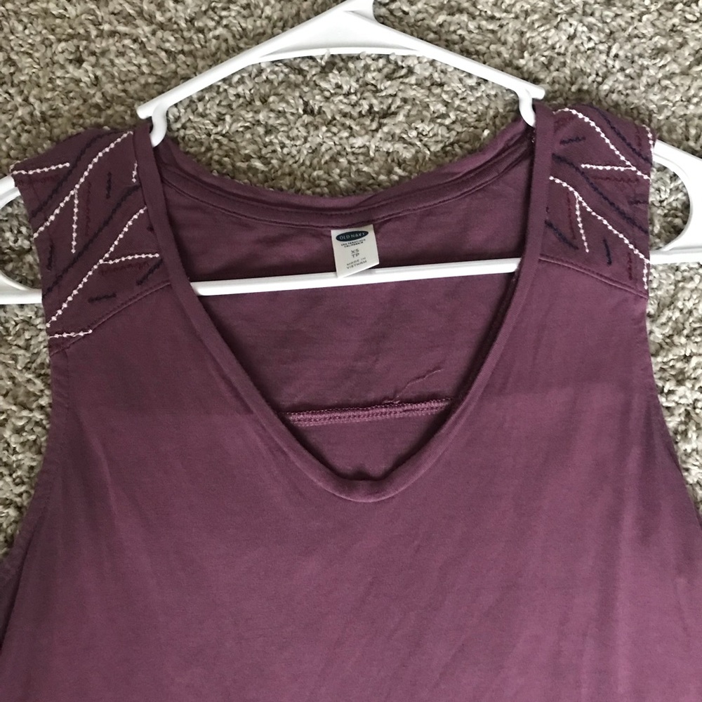 Tank top with aztec stitching - Picture 3 of 3